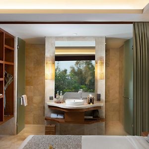 Grand Deluxe King Room