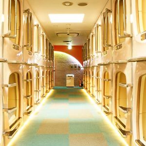 Capsule Room Male
