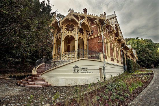 Lóvasút Kulturális és Rendezvényközpont