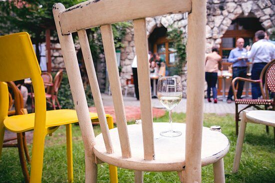 Bereg Embassy Bar & Cafe