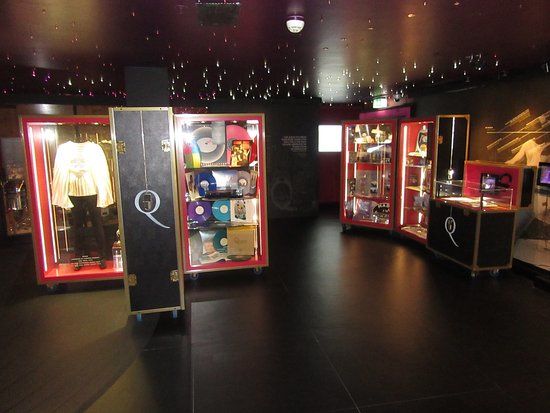 Queen Studio Experience