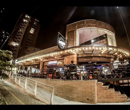 Tapiando charcuteria-bar