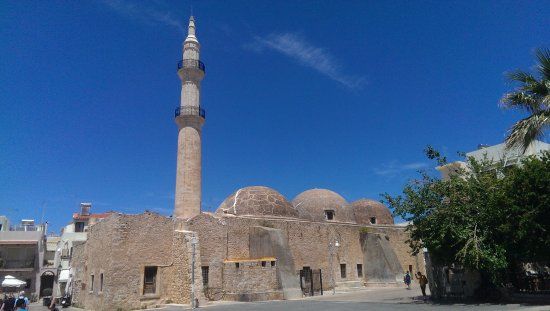 Moschea e minareto di Neratze