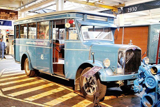 Saurer vehicle and textile museum