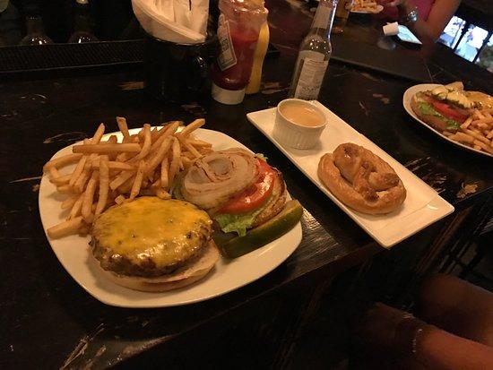 Sayulita Public House