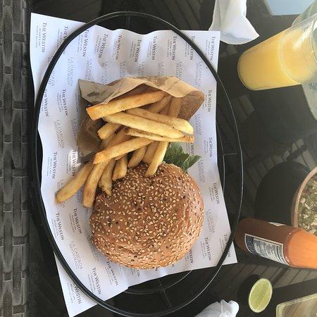 La Cascada Lobby Bar