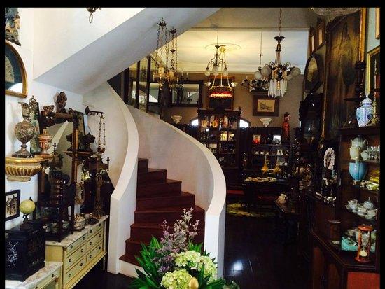 Villa Royale Antiques and Tearoom