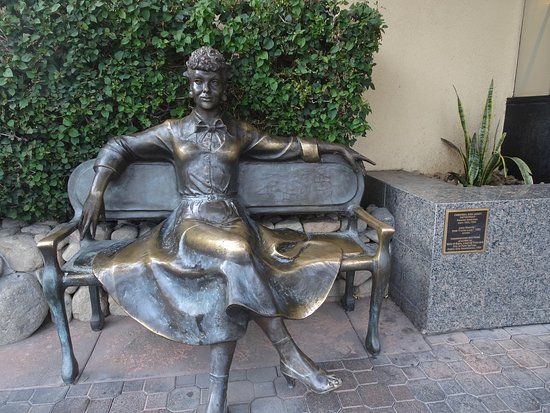 Statue of Lucille Ball
