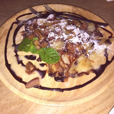 Sky Moon Bar & Bistro