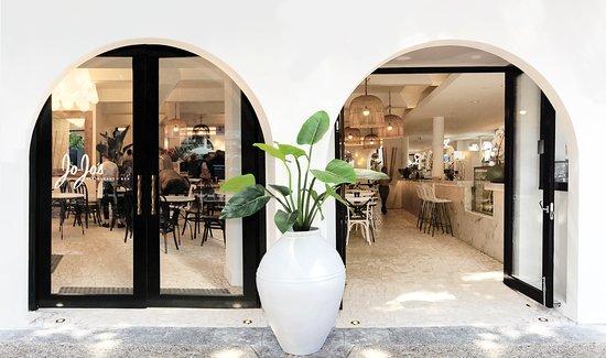 Jo-Jo's Restaurant + Bar