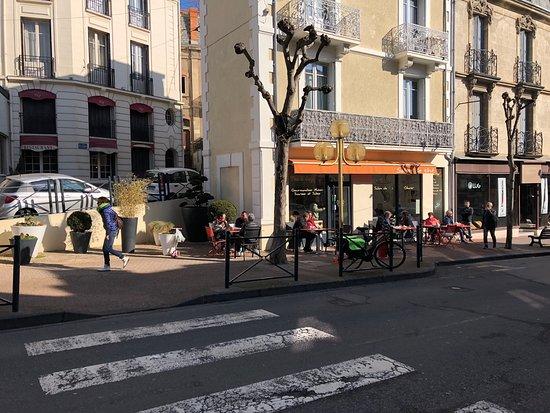 The o Cafe Salon de the