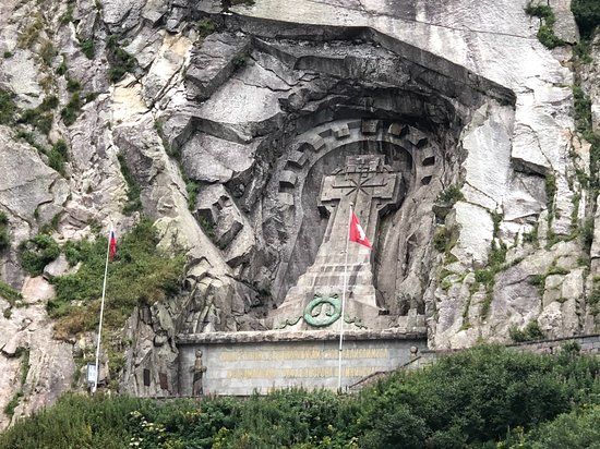 Suworow Monument