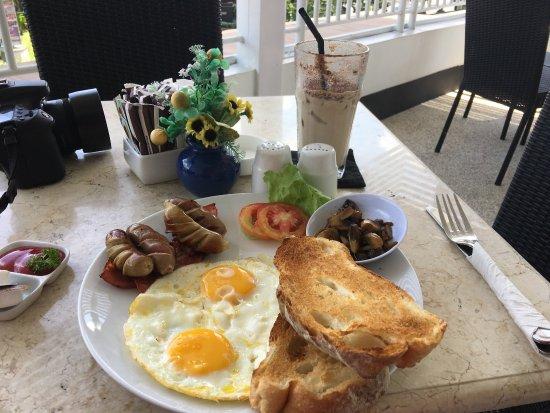 Gloria Jeans Coffees Kartika Plaza