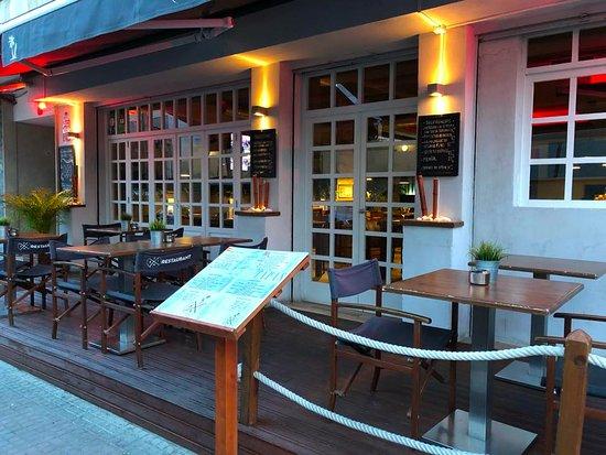 Fins Tapas & Cocktails