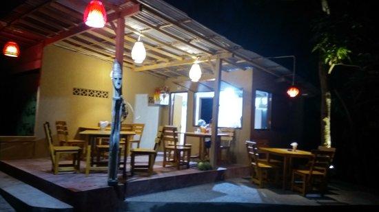 Warung Pengkolan