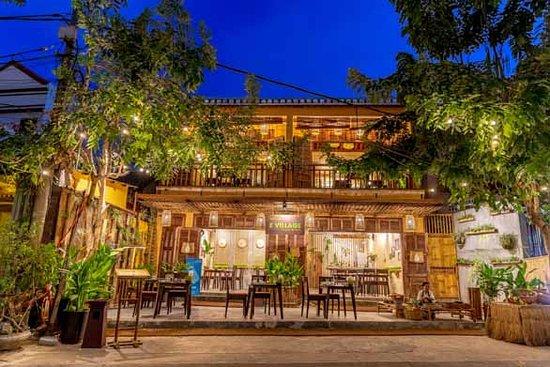 E Village Food & Bar