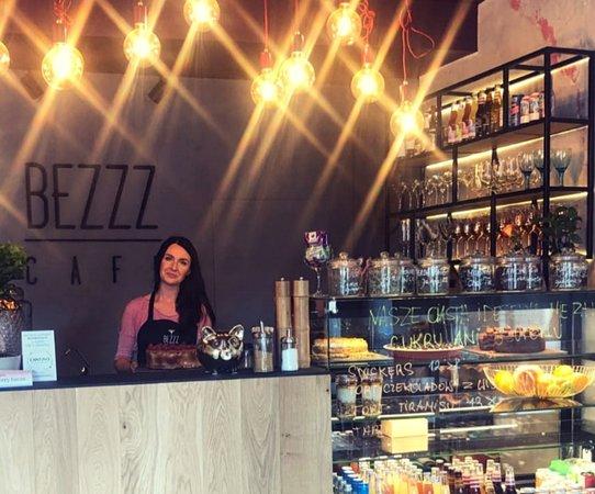 Bezzz Cafe