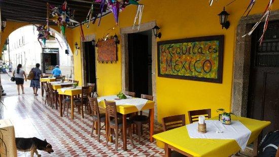 La Cantina Restaurante y Bar