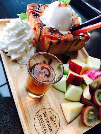 De Lanna Riverfront Cafe and Restaurant