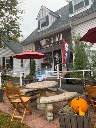 Autumn Nomad Cakes & Cafe