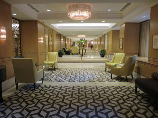 The Library Bar at the Rittenhouse