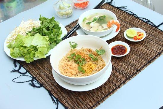 Hu Tieu Ca Che Khiem