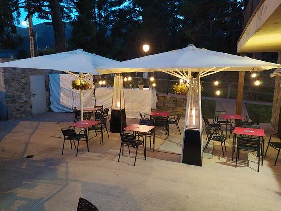 SnowEsqui Bar Restaurant