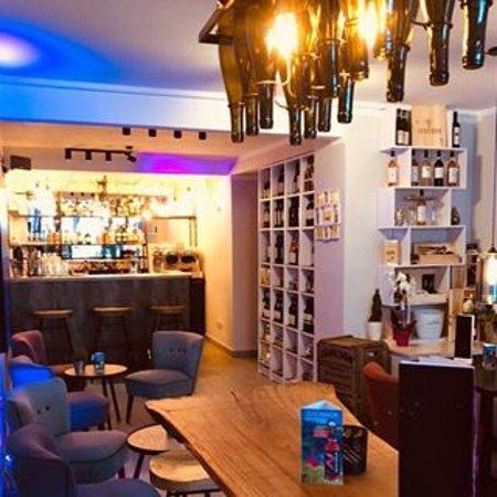Trio Cafe Wein Bar