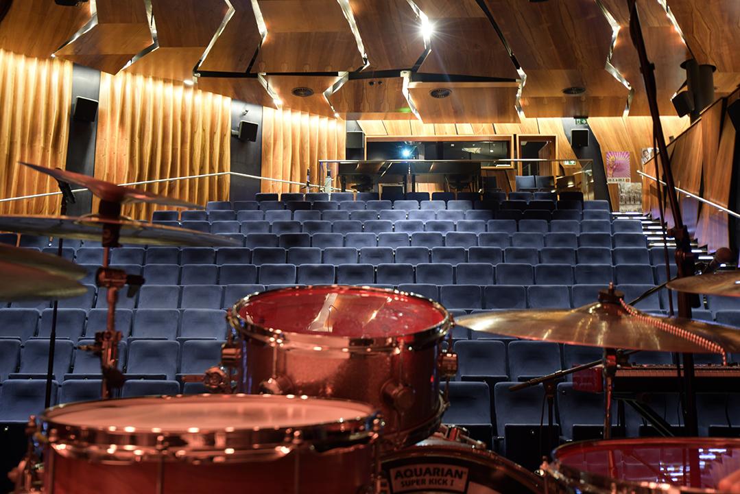 Oval - Die Bühne im Europark