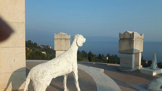 Tomba di Gabriele d'Annunzio