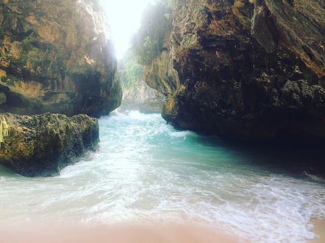 Suluban Uluwatu Beach