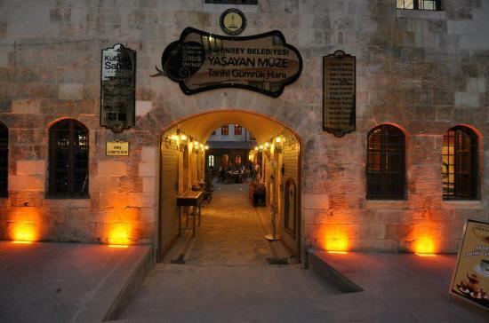 Tarihi Gümrük Hanı