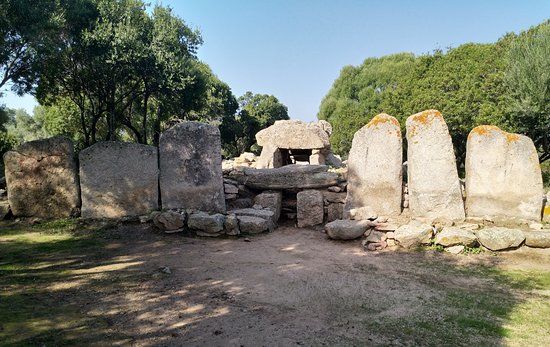 Tomba dei Giganti Su Mont'e S'Abe