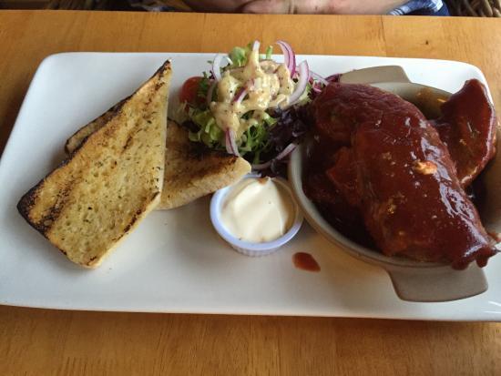 Village Inn Bar & Grill