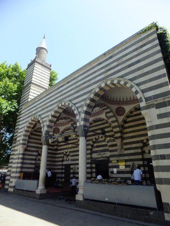 Nebii Camii