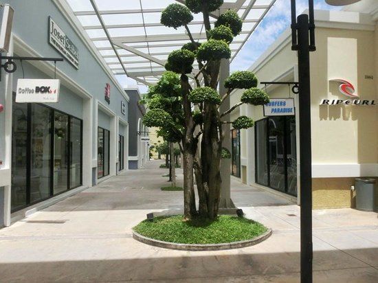 Phuket Premium Outletleri