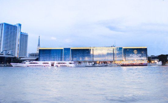 Complejo Comercial River City