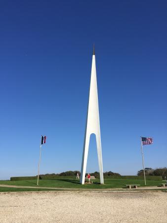 Monument Nungesser et Coli