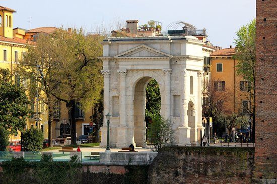 l'Arco dei Gavi