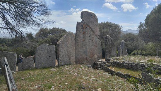 Tombe des géants de Li Lolghi