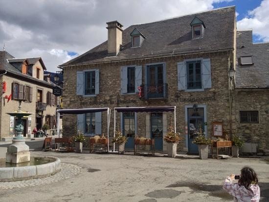 Les Tables de la Fontaine